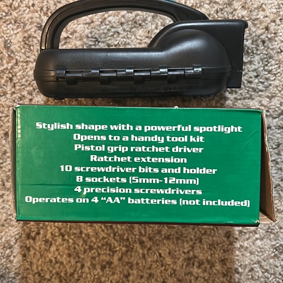 25 Piece Tool Kit with Flashlight. New in box - Picture 4 of 7